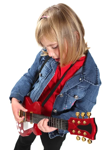 Gitar çalan küçük kız — Stok fotoğraf