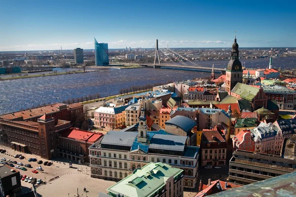 Ciudad panaram y vista sobre un puente en Riga —  Fotos de Stock