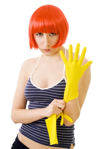 Nő a vörös parókát és a sárga kesztyű — Stock Fotó