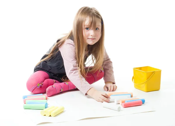 Little girl draw with chalks — Stock Photo, Image