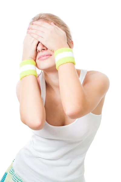 Kobieta zamknąć oczy rękoma sportowych nosić na sobie — Zdjęcie stockowe
