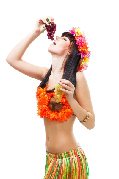 Nő eat szőlő visel bikini készült virágok — Stock Fotó