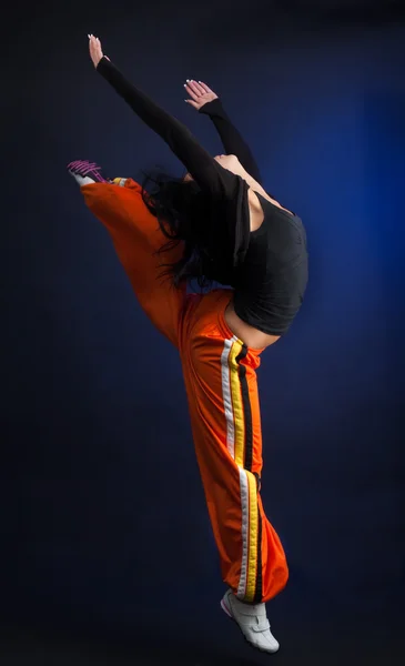 Donna in movimento danza — Foto Stock