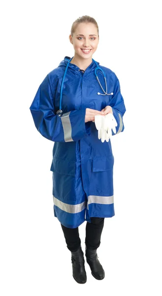 Läkaren stå med kirurgiska handskar — Stockfoto