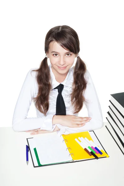 Nastolatka w szkole biurko — Zdjęcie stockowe