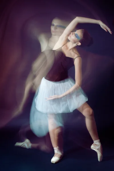 Movimiento bailarina de ballet —  Fotos de Stock