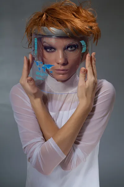 네비게이션으로 아름 다운 여자 — 스톡 사진