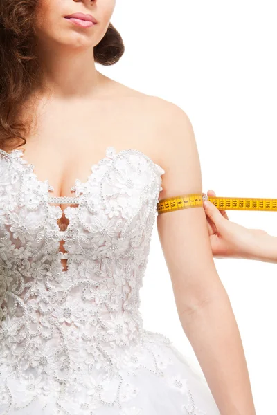 测量女人的臂大小 — 图库照片