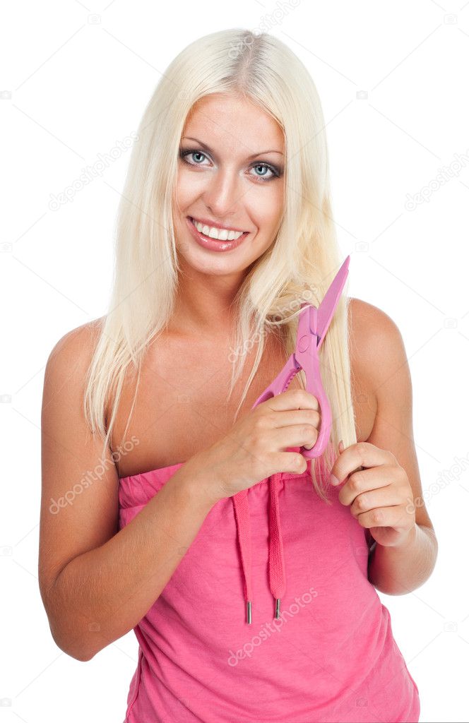Blond woman cut her hairs