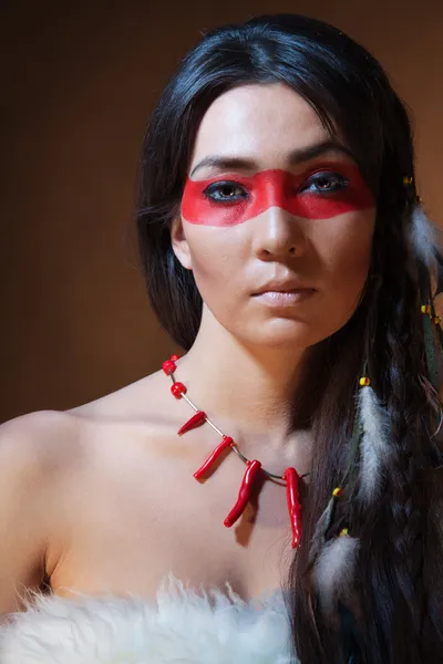 Amerikan Kızılderili boya yüzü kamuflaj ile — Stok fotoğraf