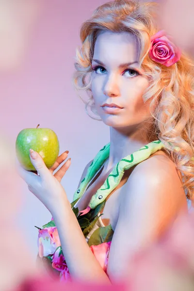 Eva ile elma — Stok fotoğraf