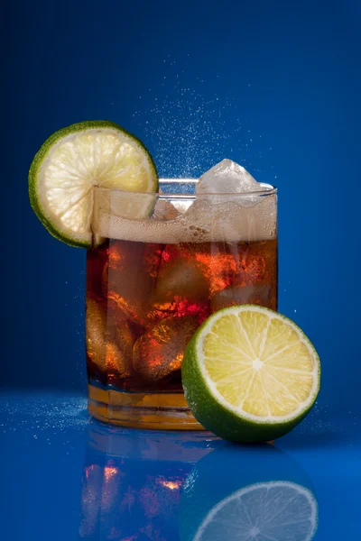 Coca con lima — Foto de Stock
