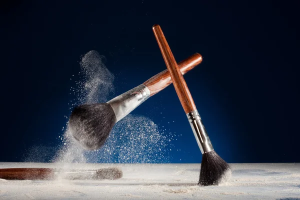 Sparatoria creativa di spazzole di trucco — Foto Stock