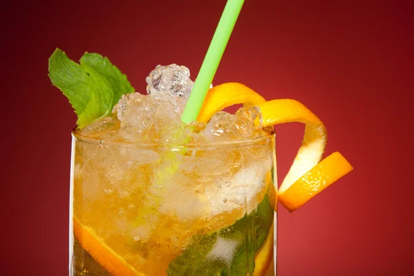 Uppfriskande orange drink — Stockfoto