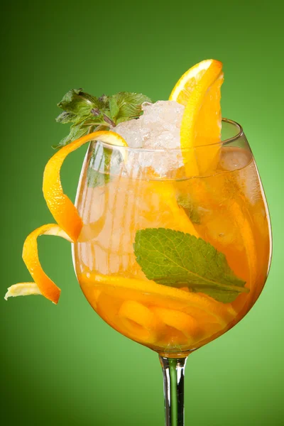 Vaso de zumo de naranja fresco — Foto de Stock