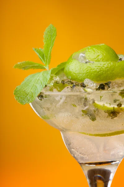 Cold lime mint drink — Stock Photo, Image