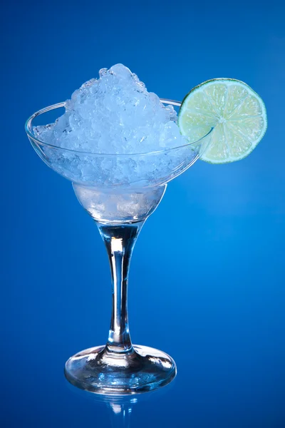 Alcohol with ice — Stock Photo, Image