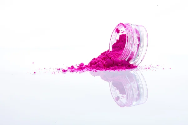 Pó de maquiagem rosa derramado — Fotografia de Stock