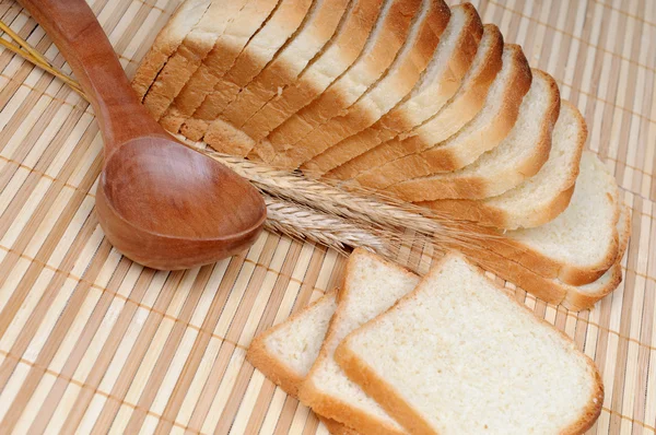 Toasty s lžící a obilovin Stock Fotografie