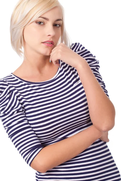 Blonďatá žena nosí proužkované šaty — Stock fotografie