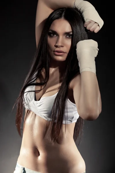 美しい女性のボクサーの肖像画 — ストック写真