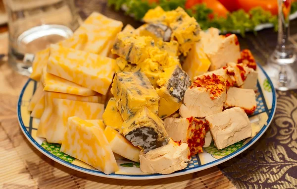 Kaas met groene schimmel — Stockfoto