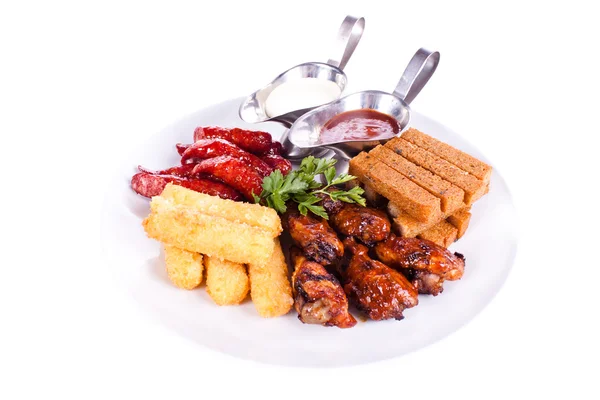 Skålen måltid, kyckling, korv, potatis, toast. — Stockfoto