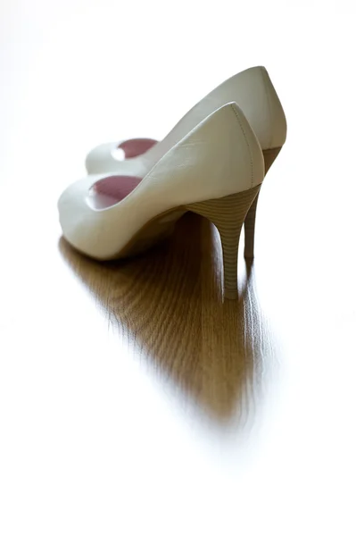 Γυναικεία παπούτσια λευκό — Φωτογραφία Αρχείου