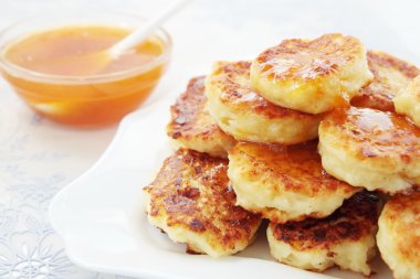 süzme peynir ile Pancakes