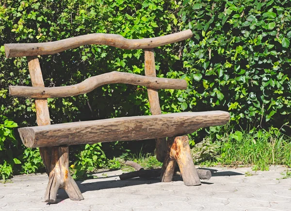 Wood bench in a park — Stock Photo, Image