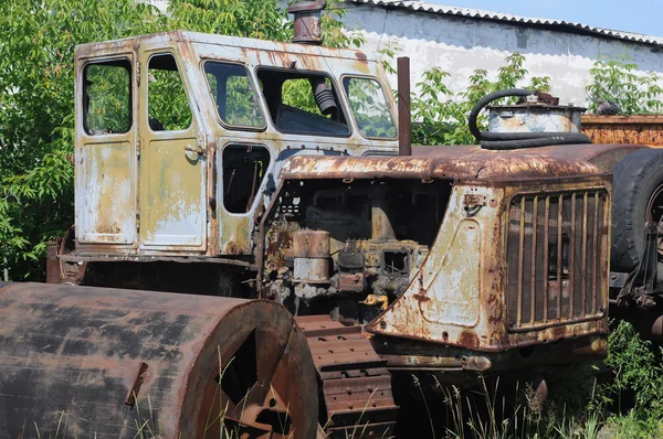 Частина старого покинутого трактора — стокове фото
