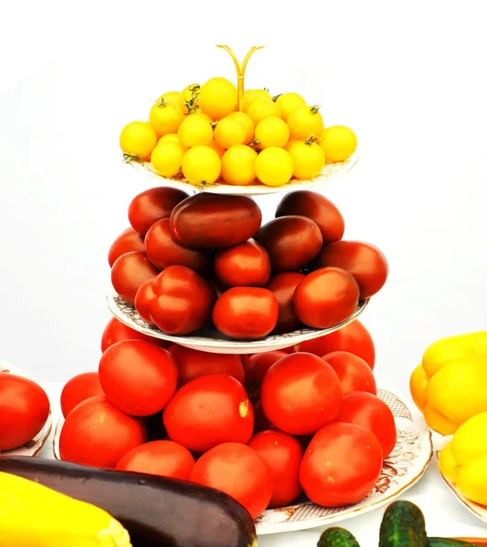 Ekologiczne pomidory żółte i czerwone — Zdjęcie stockowe