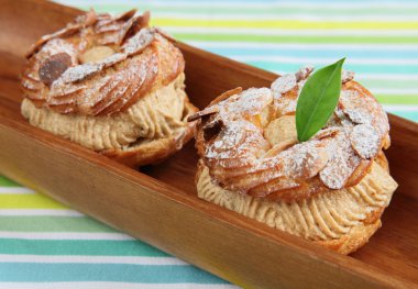 ahşap plaka choux pasta