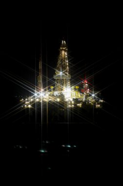 Offshore drilling rig clipart