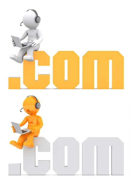 3D charakter siedzi na znak domeny .com. — Zdjęcie stockowe