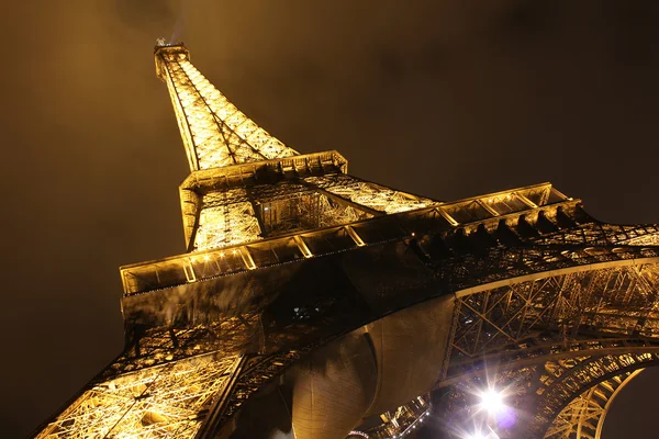 Світлові Ейфелева вежа вночі — стокове фото