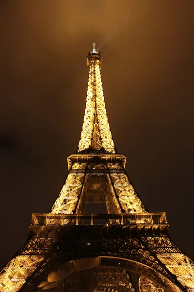 Світлові Ейфелева вежа вночі — стокове фото