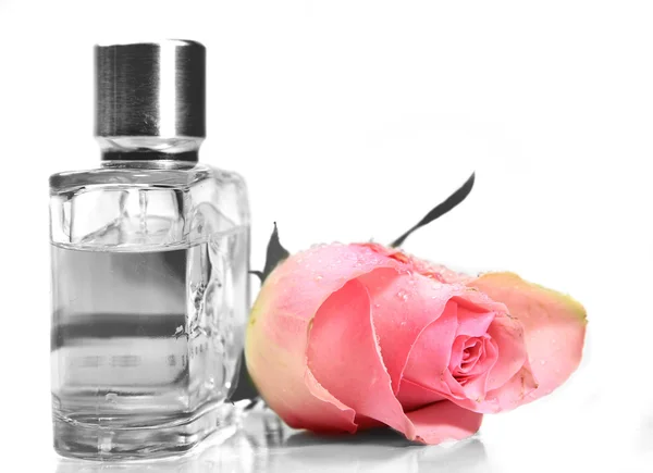 Perfume em uma garrafa de vidro — Fotografia de Stock