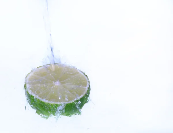 Taze limon sıçramasına — Stok fotoğraf