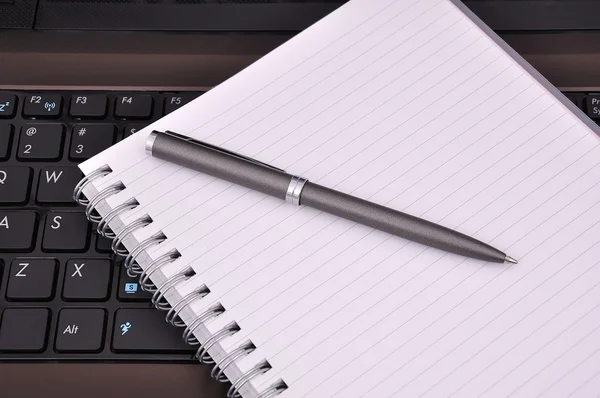 Notebook, dagboek en pen — Stockfoto