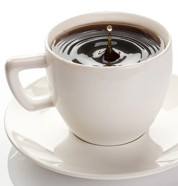 Taza de café sobre un fondo blanco. — Foto de Stock