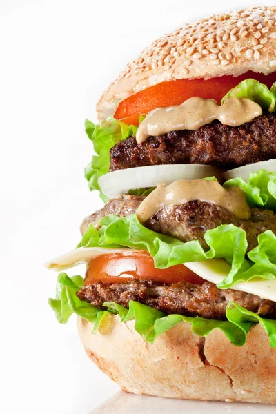Hamburger auf Weiß — Stockfoto
