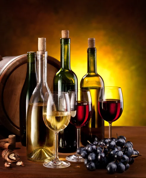 Bodegón con botellas de vino — Foto de Stock
