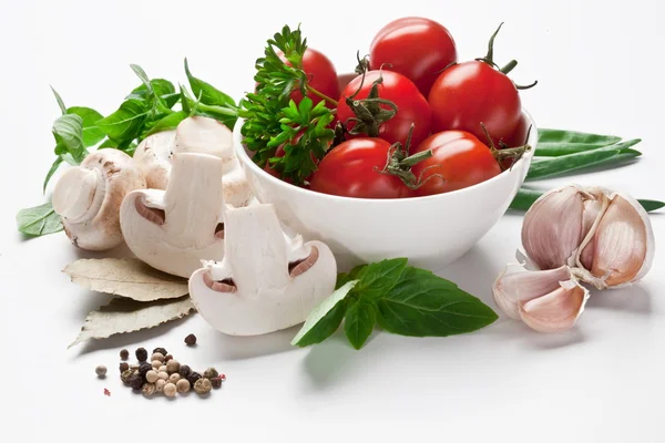 Grupo de legumes e tomates frescos — Fotografia de Stock