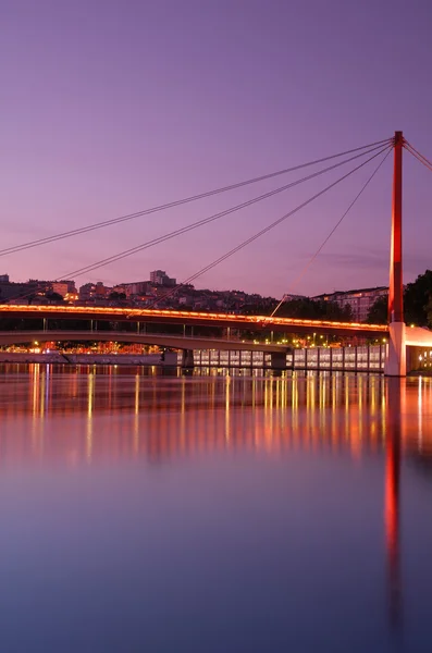 The "Palais de Justice" bridge in Lyon at dusk — Stock Photo, Image