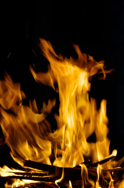 Siyah bir ateş — Stok fotoğraf