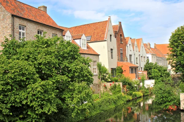 (brugge, Belçika kanal kıyısında evler)