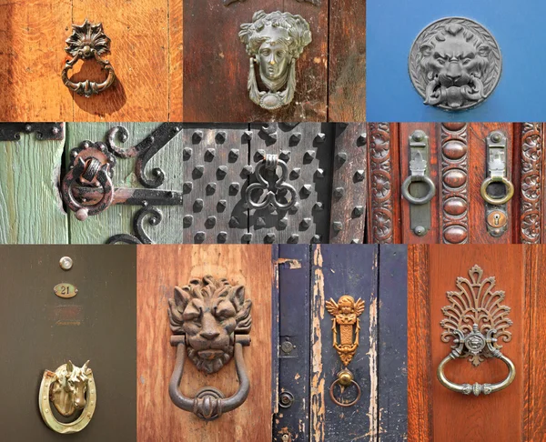 Niewielki zbiór starych drzwi Kołatka. — Zdjęcie stockowe