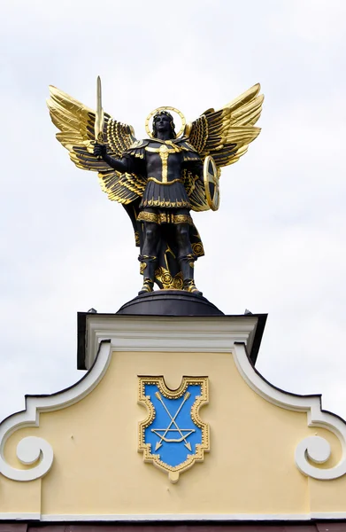 Monumento a Arkhistratigu a Miguel en Kiev — Foto de Stock