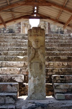 Stela copan içinde